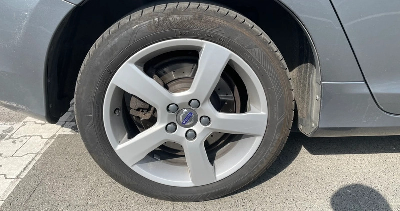 Volvo V60 cena 61999 przebieg: 190542, rok produkcji 2017 z Szczecin małe 172